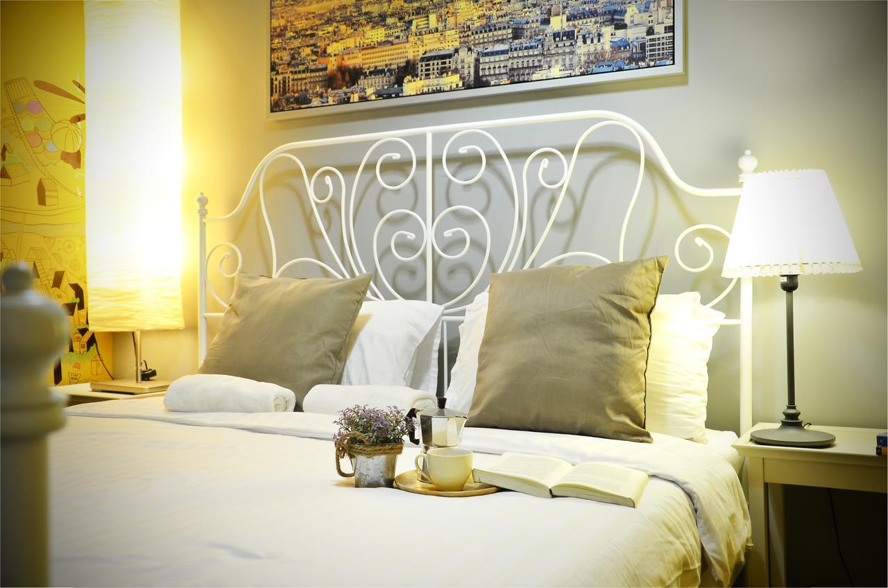 Goodfellas Thong Lo Hostel #Check In Time Needed# Банкок Екстериор снимка