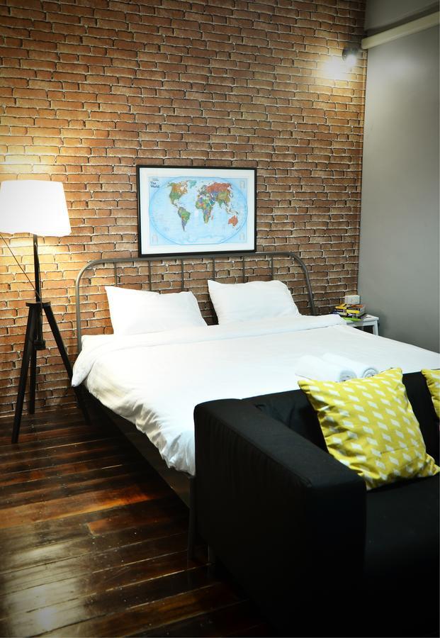 Goodfellas Thong Lo Hostel #Check In Time Needed# Банкок Екстериор снимка